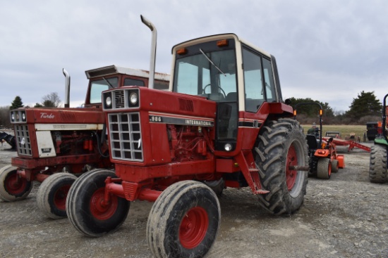 International 986 2wd Tractor