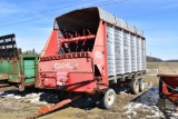 Gehl 980 Self Unloading Forage Wagon