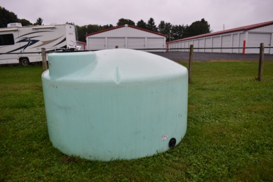 Poly tank, green, 1,100 gals