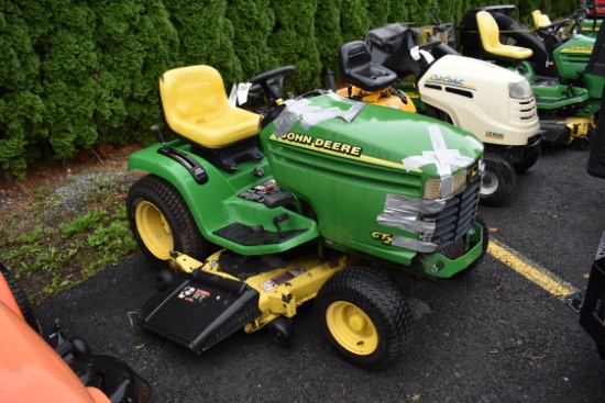 JD GT235 mower w/48C convertible deck