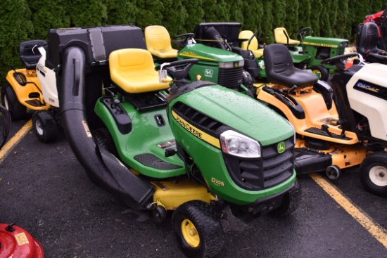 JD D105 Auto mower, 42" deck, w/bagger