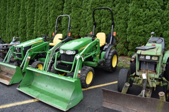 JD 2320 compact tractor w/H130 loader
