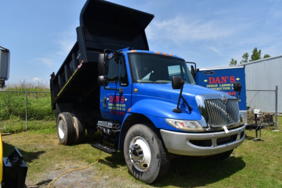 2013 International 4300 DuraStar dump truck, blue