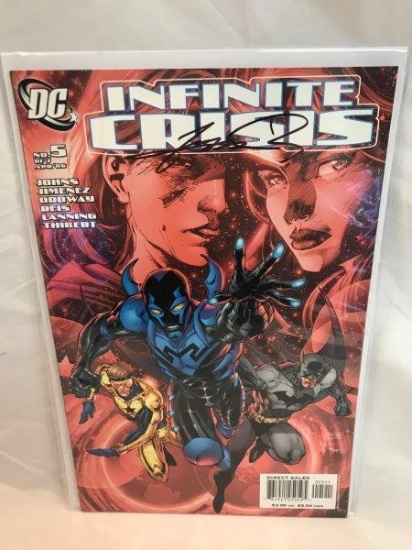 DC Comics Infinite Crisis Issue 5 Autographed By George Perez