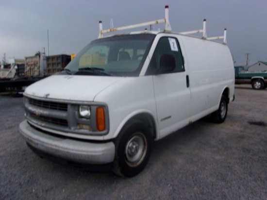 2000 CHEVY WORK VAN GAS, AUTO S/N 1GCFG25M5Y1168963 MI SHOWING 371600 **TITLE TO FOLLOW