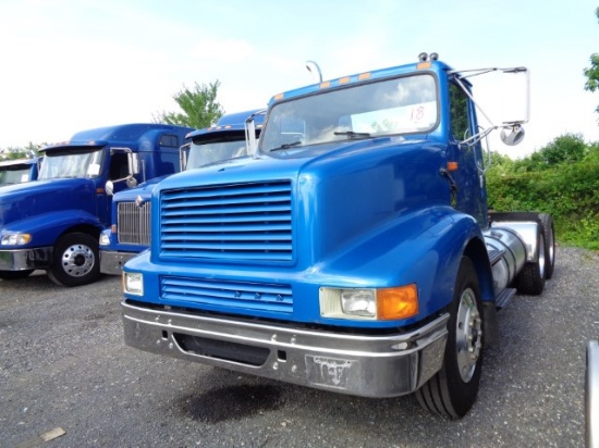 1991 IHC 8200 T/A DAY CAB TRACTOR, MECH CUMMINS, 9 SPD, 190 WHEEL BASE, DBL