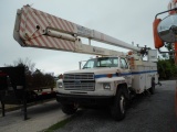 1988 FORD F800 BUCKET TRUCK FORD DSL, ALLISON AUTO, REACH ALL BKT, HYD OUTRIGGERS, READING UTILITY B