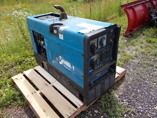 MILLER BOBCAT 250 WELDER