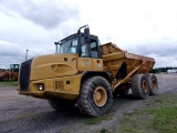 2005 JD 250D 25T ARTICULATED DUMP TRK, 6X6, CAB, HEAT, A/C S/N 201066 HRS SHOWING 11171