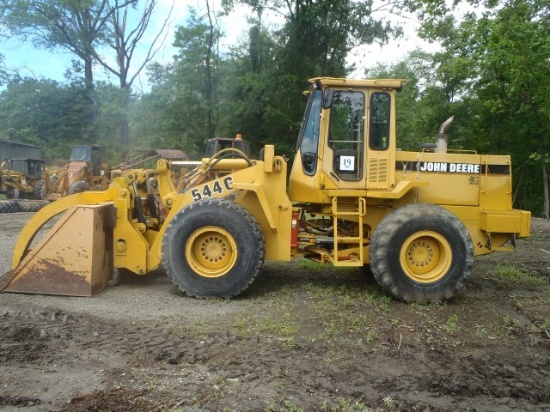 JD 544G WHL LDR EROPS CAB, HEAT, GRAPPLE-FORKS, BKT, 20.5 R25 RUBBER S/N DW544GB549360 HRS SHOWING 1