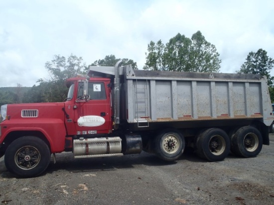 1993 FORD LTL 9000 TRI/A DUMP  CAT 3406 425 HP, MECHANICAL DSL, EF 8LL, 46K LBS ROCKWELL REARS W/ FU