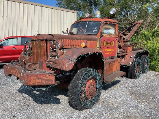 1944 Diamond T Tow Truck