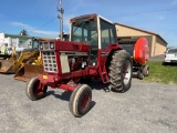 IH 886 Farm Tractor