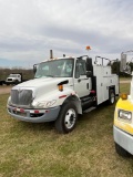 2009 International DuraStar Service Truck, Maxxforce DT Motor, 6 speed, Maintainer 3220 crane, Torch