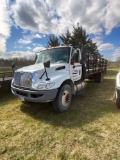 2008 International DuraStar Stake Body Flatbed, Auto trans, MaxxForce DSL, 25' bed, Air Brakes, Lift