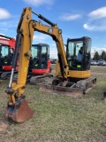 2012 CAT 305.5 ECR, Cab, Heat, AC, Leveling Blade, Plumbed, GP Bucket, SN: Y00833, Hours: 8132