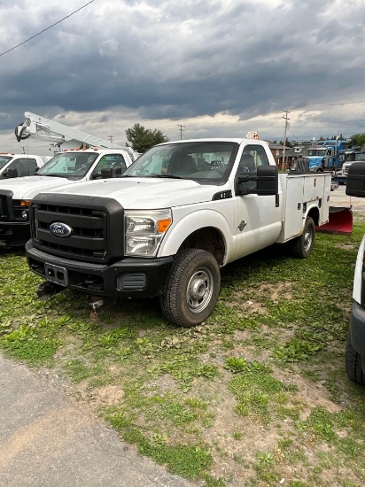 2011 Ford F250 Super Duty, (COUNTY OWNED) , 6.7 DSL, Auto, 4x4, Knapheide Service Body, Lift More