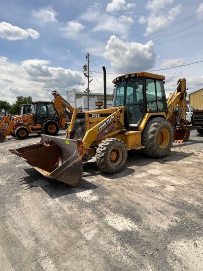 John Deere 310D, Cab, Heat, AC, 4x4, Ext Hoe, GP Bucket, Extra Buckets, SN: 816552, Hours: 3424