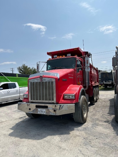 2005 Kenworth T800 Tri Axle Dump , CAT C-15, 8LL, Steel Dump Body, Tarper, 385/65R22.5 Rubber on