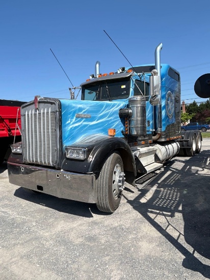 Kenworth W900 T/A Road Tractor, 3406 CAT, 18 speed, Alcoa Wheels, Twin Chrome Air Breathers, Twin