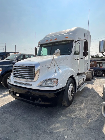2005 Freightliner T/A Road Tractor, CAT C13 Motor, Automatic, Air Brakes, Air Ride Seat, Alcoa