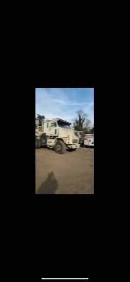 1998 Oshkosh M1070, Tri Axle, Cummins Motor, Allison Auto, 8x8, **TRUCK IS LOCATED IN CAPITOL