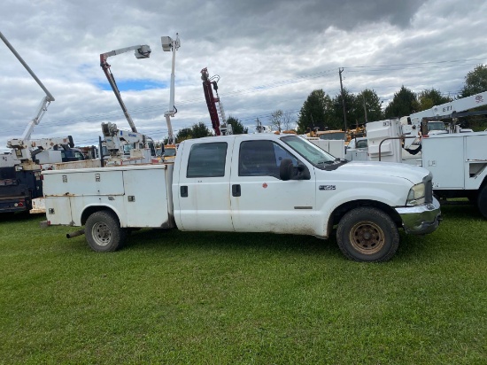 2004 Ford F350 Utility Truck, 6.0L, Automatic, Reading Body, 4 Door Cab, GVWR-9,900lbs, VIN: