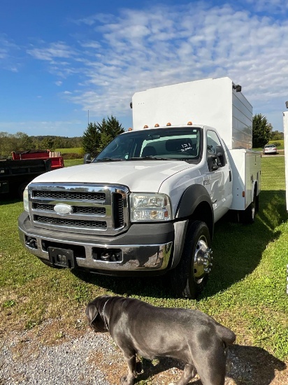 2006 Ford F550 Utility Truck, PowerStroke DSL, Automatic, Dual Fuel Tank, Reading Body, Hitch