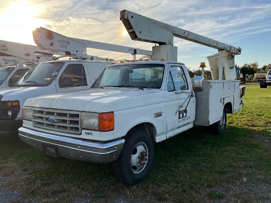 1989 Ford F350 Bucket Truck Utility, Gas, Auto, Lift All Model #: LAT29-IS-USm Bucket, Gnerator