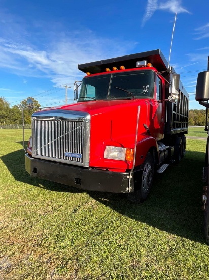 1995 Volvo/GMC/White Tandem Axle Dump, CAT 550hp, 60k Miles, 10 speed trans, Bed Interior re-plated,