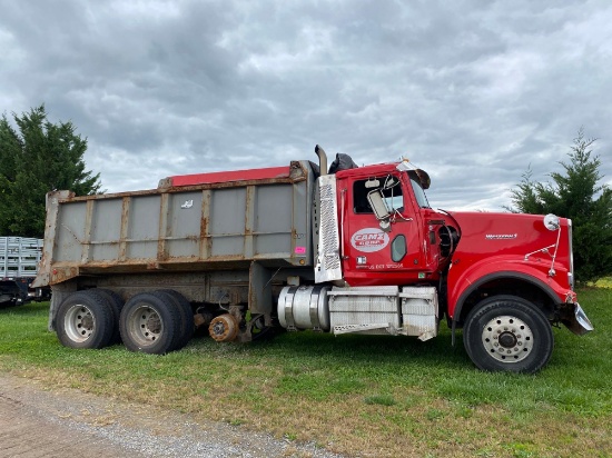2017 Western Star W4900SF Tri-Axle Dump, *DOES NOT RUN*, Eaton Fuller Trans, Alcoa Wheels,