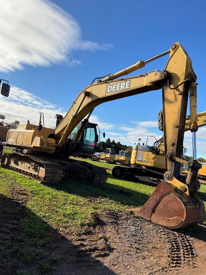 Deere 330CLC, Cab, Heat, AC, SN: 082331, Hours: 15171
