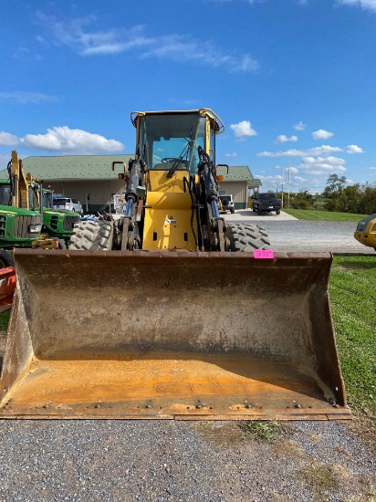 John Deere TC 62H, Cab, Heat, AC, 3rd Valve, Coupler, GP Bucket, 20.5R25 Rubber, SN: 573351, Hours: