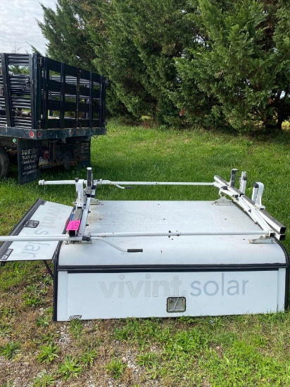 Pick Up Bed Cap w/ ladder rack