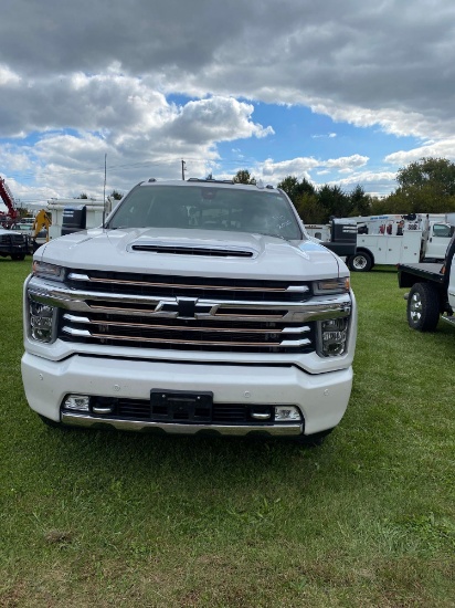 2020 Chevy 3500 HD Dually Pick Up, High Country Trim, 6.6L HD Duramax, Automatic Allison, Exaust