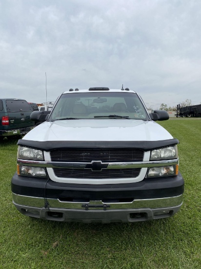 2004 Chevy 3500 Dually Pick Up, DSL, Automatic, 4x4, 4 Door Cab, Gooseneck Hitch Receiver, Hitch