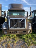 2014 Volvo S/A Road Tractor, Day Cab, D13 405hp Motor, 10 speed Eaton-Fuller, Air Brakes, DEF,