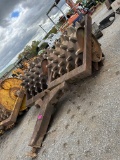Pull type sheeps foot roller