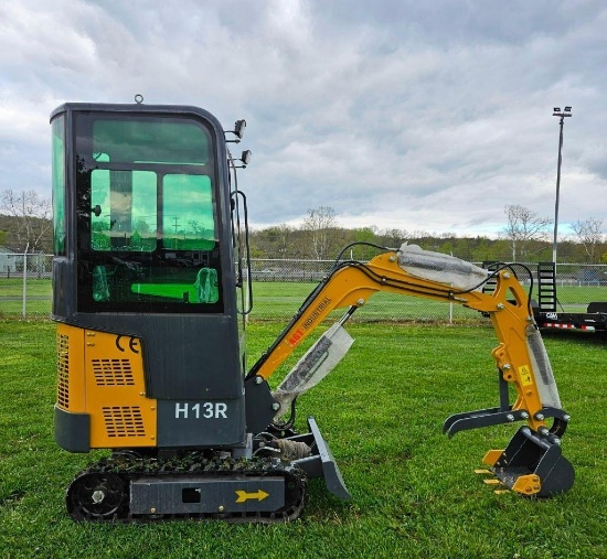 AGT H13R Mini Excavator