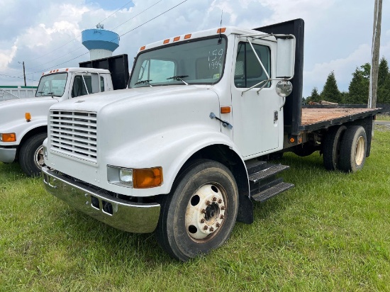 1999 International 4700 4x2 Flatbed