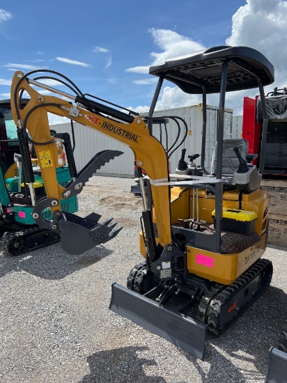 AGT Industrial QK18R-C Mini Excavator