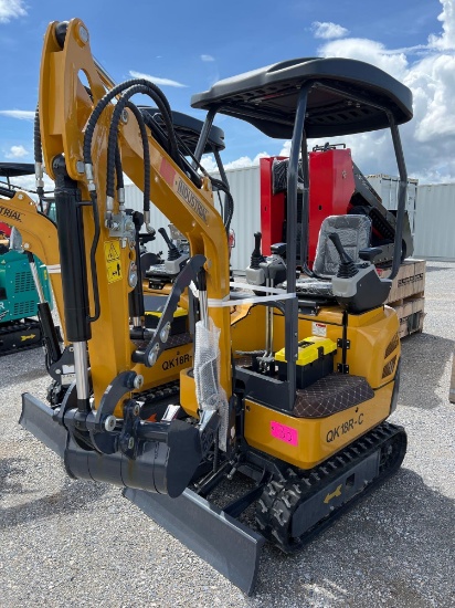 AGT Industrial QK18R-C Mini Excavator