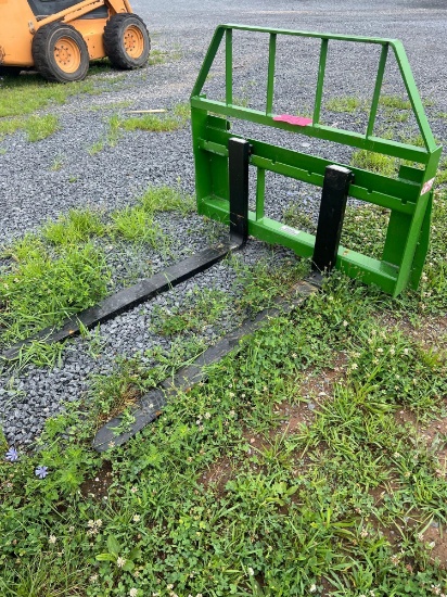Unused John Deere Kivel 48" Pallet Fork for John Deere
