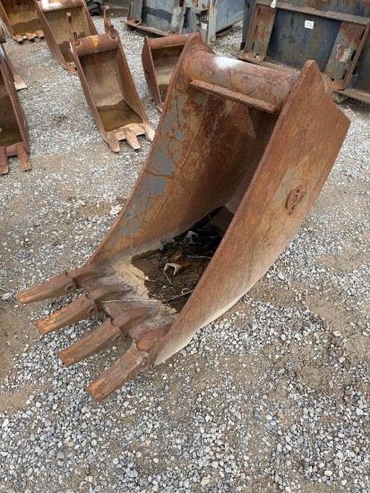 16 CP Toothed Bucket
