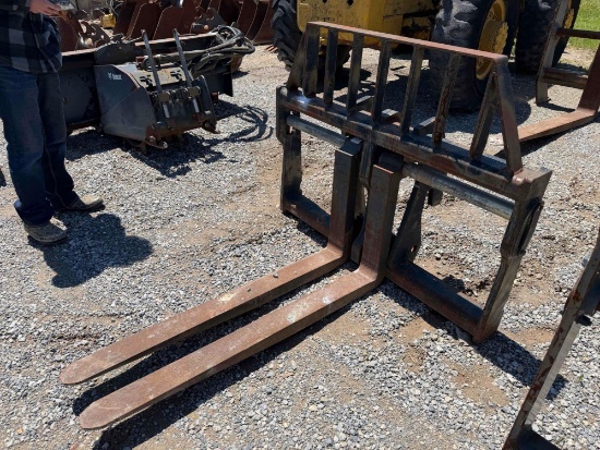 Coupler Attached Pallet Forks