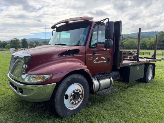 2005 International 4300 Flatbed Truck