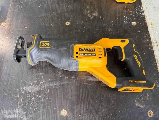 DeWalt DCS382 20v Saw Zall
