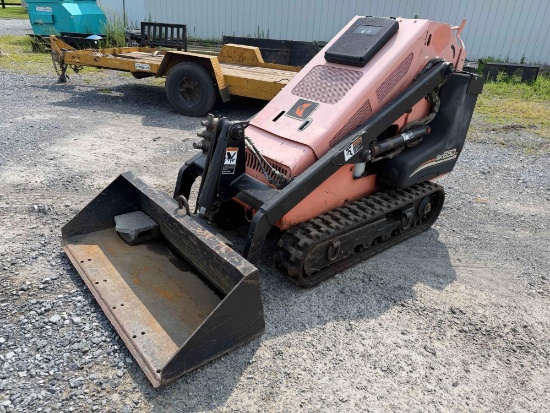 2007 Ditch Witch SK650 Dingo and Tilt Deck Trailer