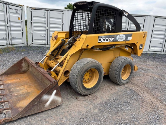 John Deere 325 Skid Steer