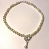 Pretty Faux Pearl Choker w/Silver Tone Pendant w/Clear Stones